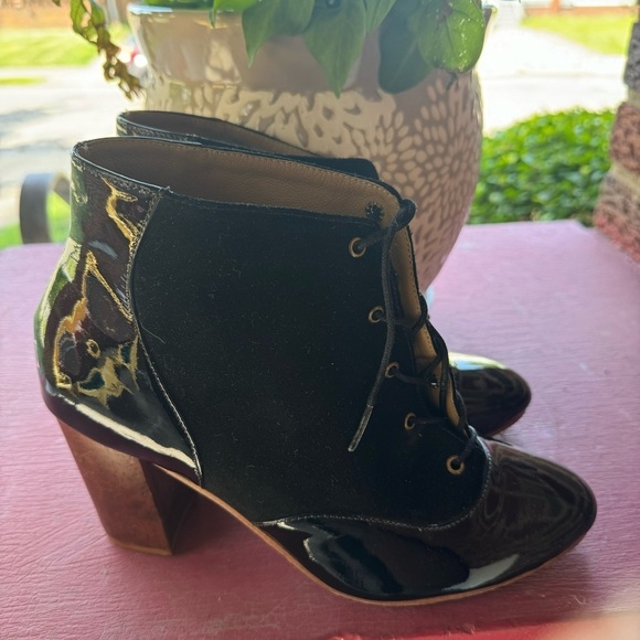 Anthropologie Shoes - Nina Payne Anthropologie Patent Leather Lace Up Booties 41 / 9.5 Black